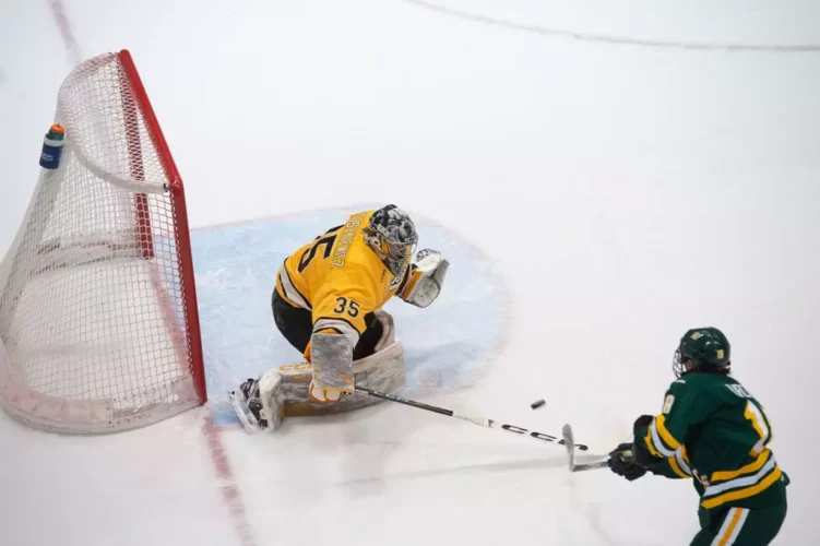 No. 19 Huskies hockey splits weekend with rival Northern Michigan